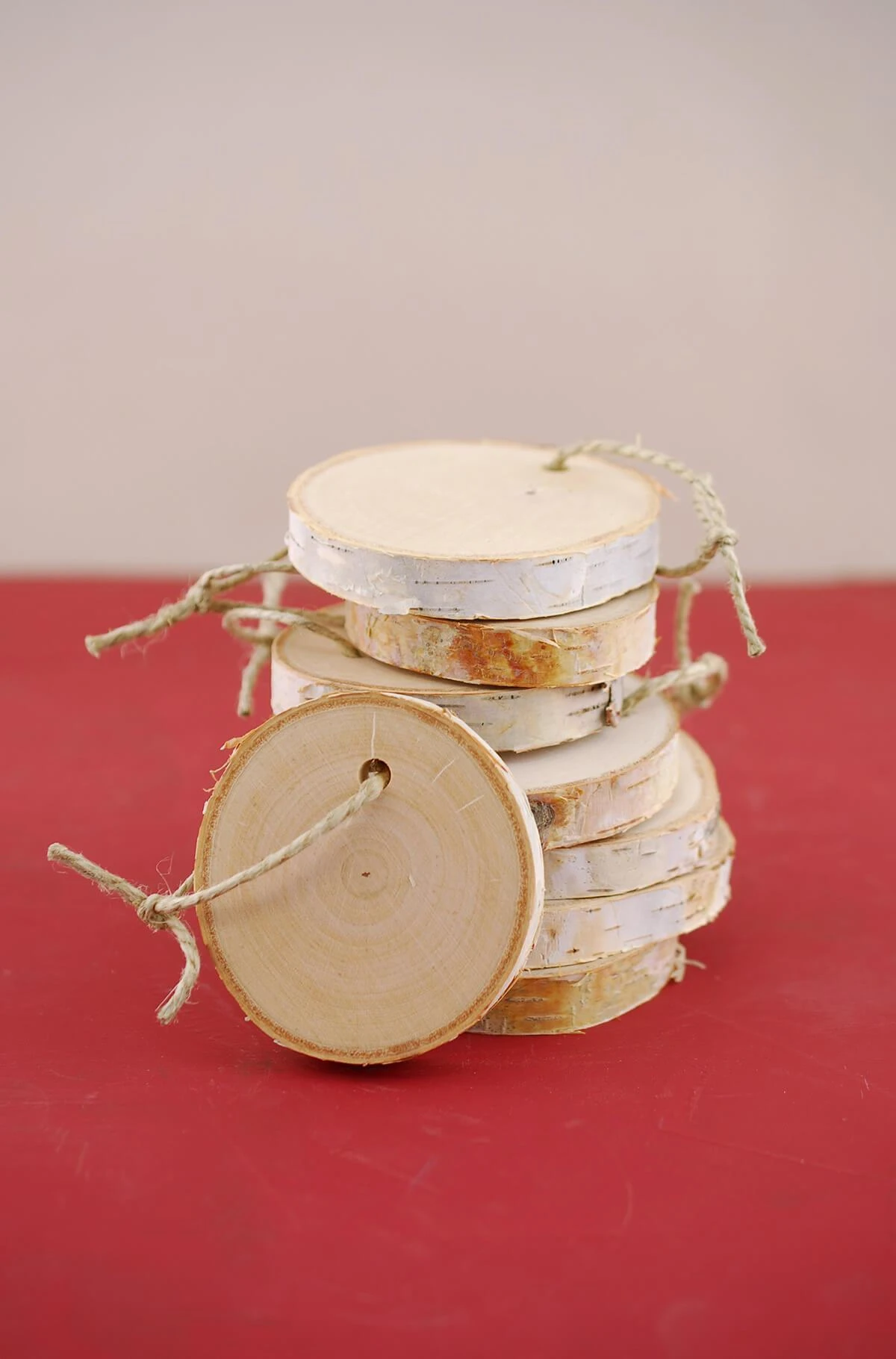 Birch Round Hanging Tags Natural (Pack Of 8) 1 Birch Round Hanging Tags Natural (Pack Of 8)