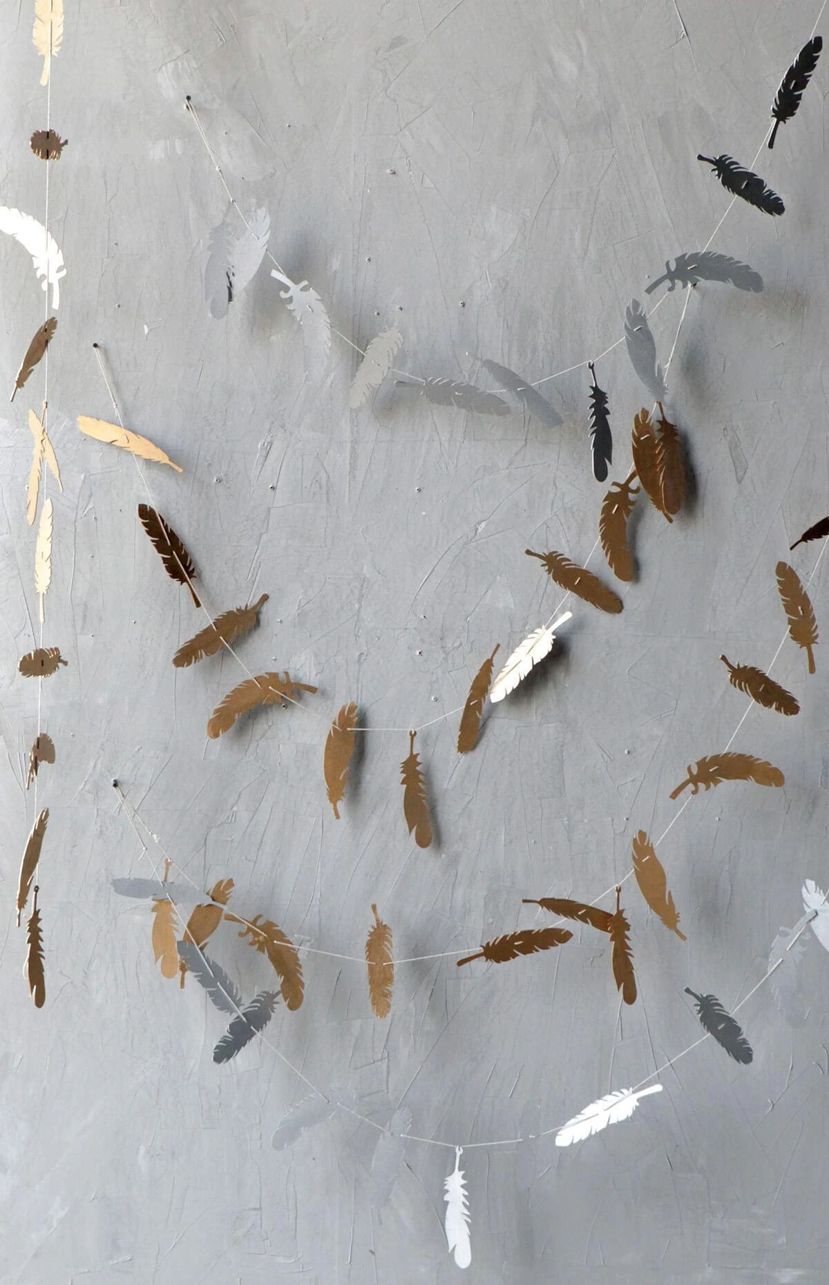 Metallic Feather Party Garlands 6ft (Set Of 6) 1 Metallic Feather Party Garlands 6ft (Set Of 6)