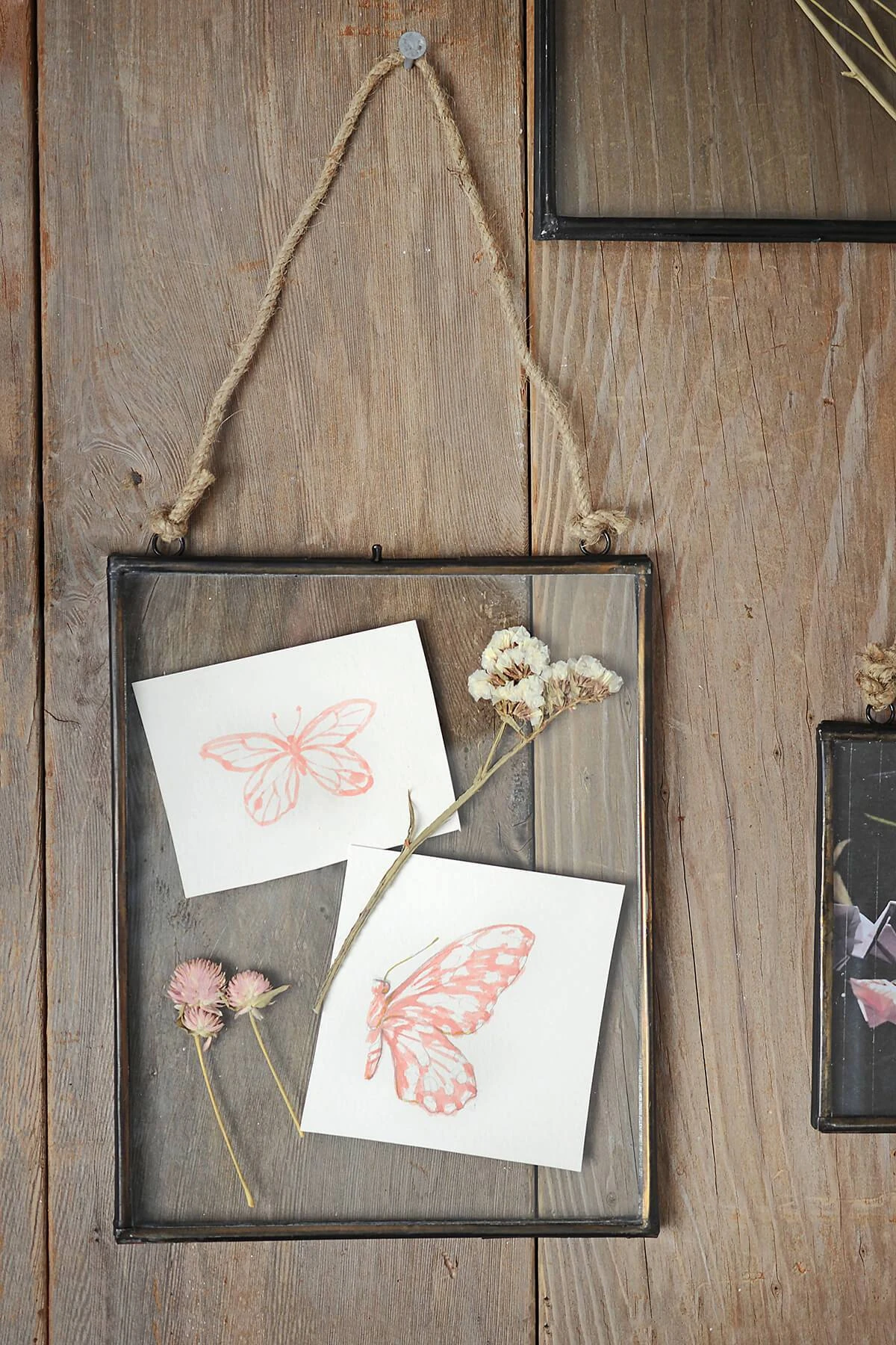 Richland Metal Hanging Photo Frame Set Of 2 2 Richland Metal Hanging Photo Frame Set Of 2 - Image 2